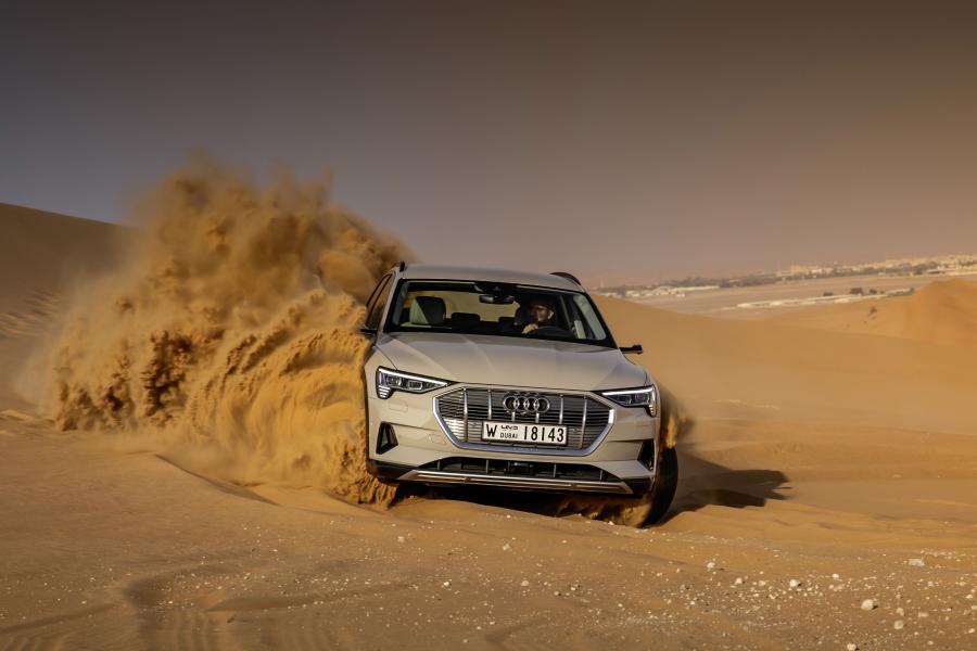  Audi e-tron 55 Quattro 2019 года  (WW) (фото 333 из 452)